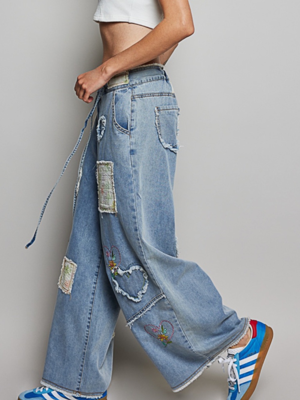 POL Light Wash Denim Stretchy Waist Floral heart Patchwork Wide leg Denim Jeans - Picture 4 of 7